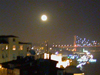Ende eines Abends im Karaköy Lokantasi. Die meisten Gäste sind schon gegangen, die Kellner beginnen abzuräumen, die Musik ist erst jetzt richtig zu hören. Einen Häuserblock weiter legen die großen Kreuzfahrtschiffe an.<br/>Istanbul, Karaköy, April 2009.<br/><br/>01:26 min